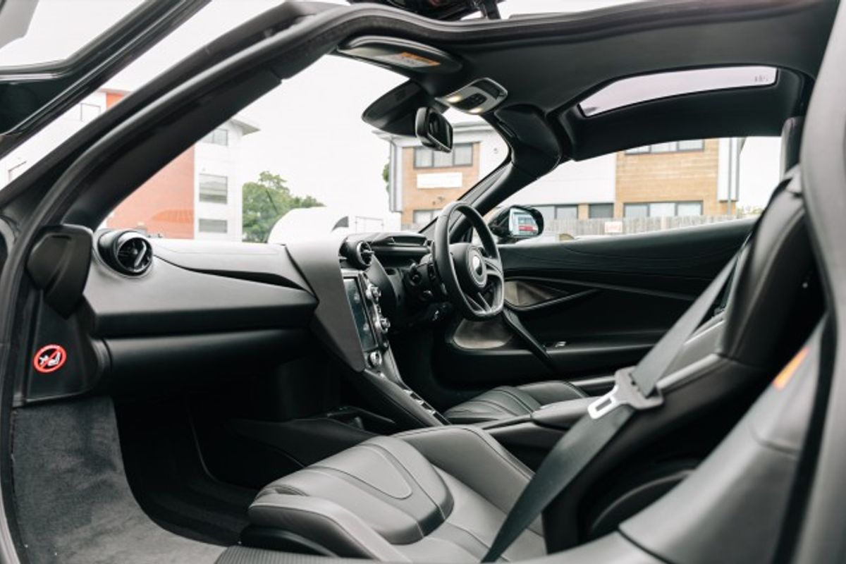 MCLAREN 720 COUPE 4.0 V8 SSG 2DR SEMI AUTOMATIC