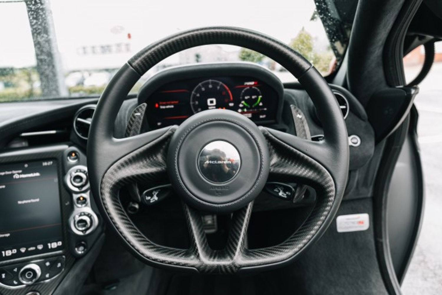 MCLAREN 720 COUPE 4.0 V8 SSG 2DR SEMI AUTOMATIC
