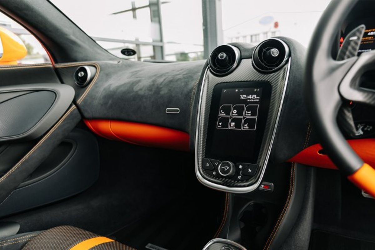 MCLAREN 570 COUPE 3.8 V8 SSG 2DR SEMI AUTOMATIC