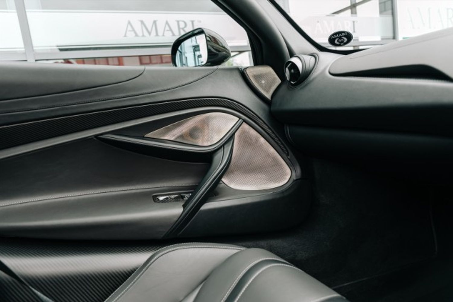 MCLAREN 720 COUPE 4.0 V8 SSG 2DR SEMI AUTOMATIC