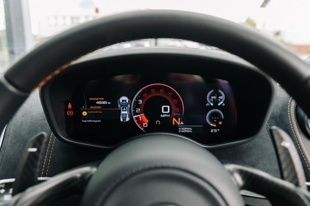 MCLAREN 570 COUPE 3.8 V8 SSG 2DR SEMI AUTOMATIC