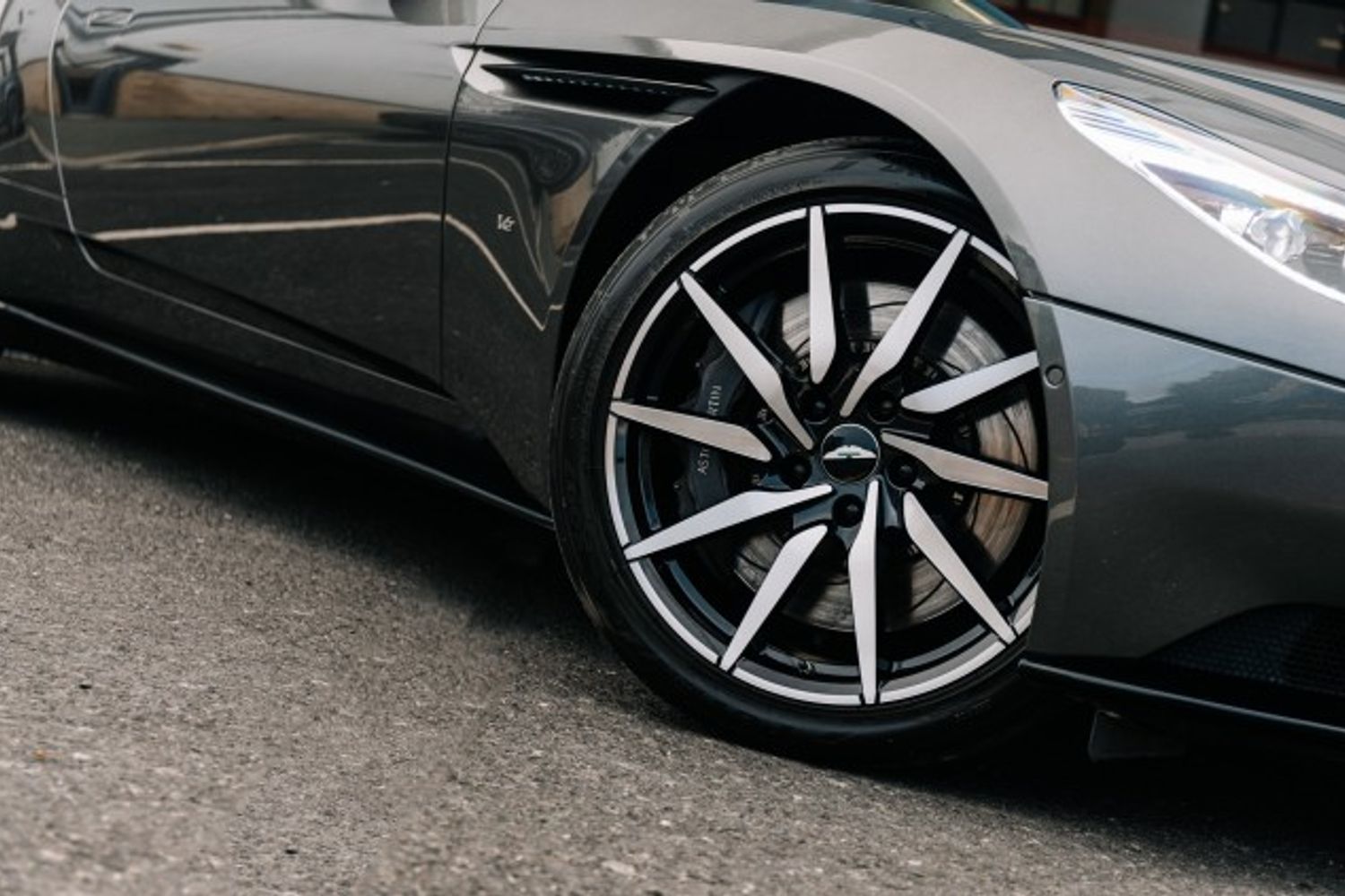 ASTON MARTIN DB11 COUPE 5.2 V12 2DR AUTOMATIC