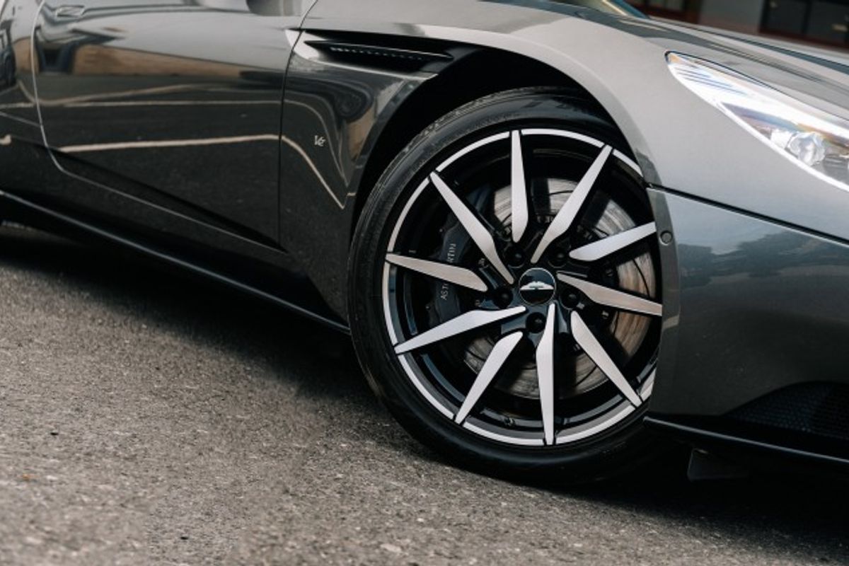 ASTON MARTIN DB11 COUPE 5.2 V12 2DR AUTOMATIC