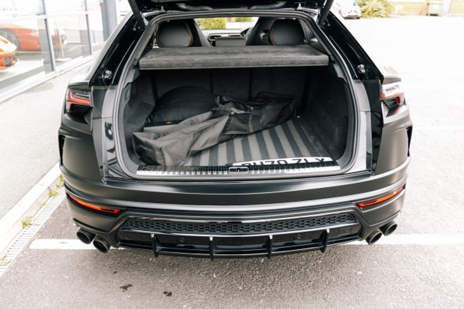 LAMBORGHINI URUS ESTATE 4.0 V8 5DR AUTOMATIC