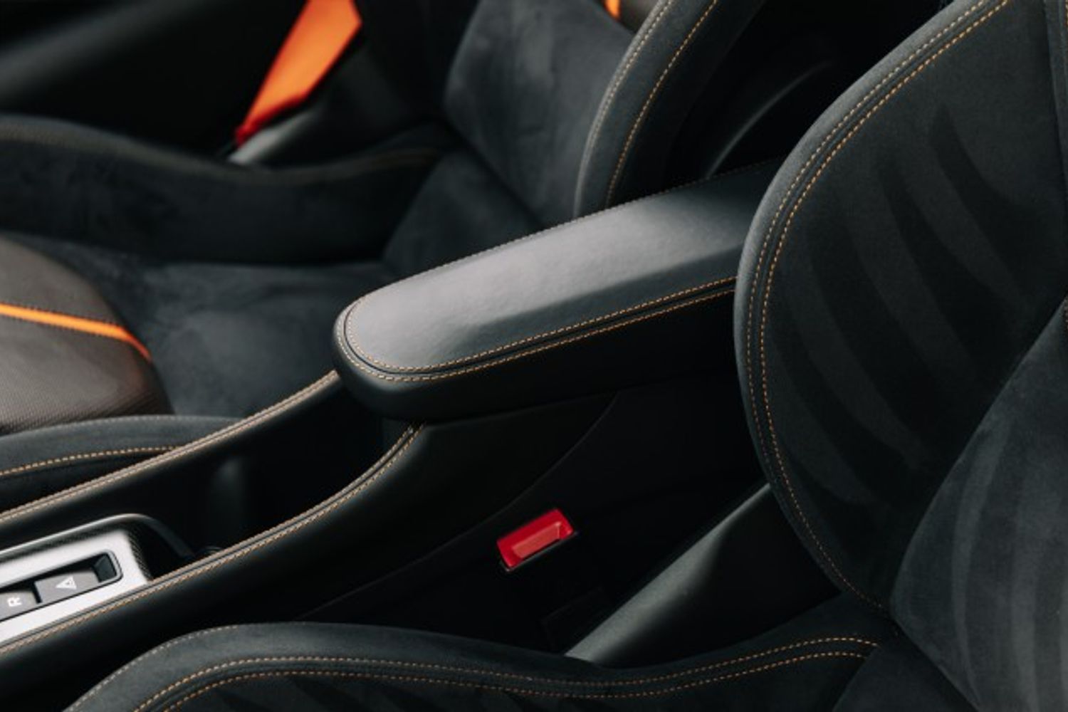 MCLAREN 570 COUPE 3.8 V8 SSG 2DR SEMI AUTOMATIC