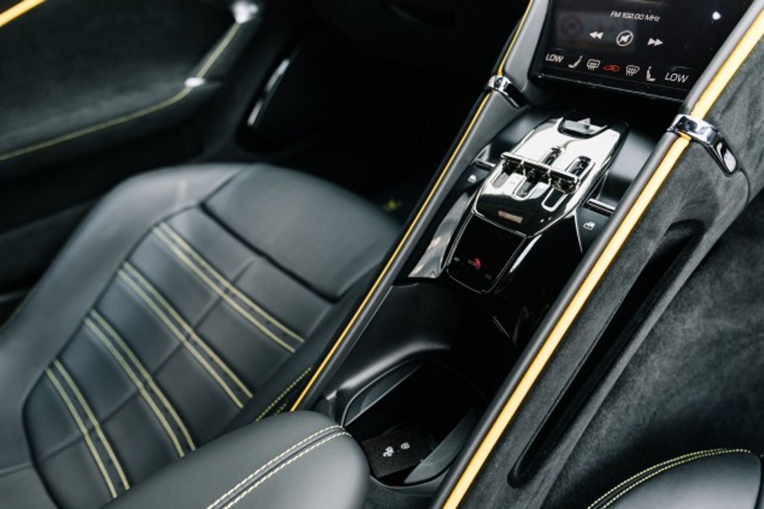 FERRARI ROMA BASE COUPE 3.9 BASE 2DR SEMI AUTOMATIC