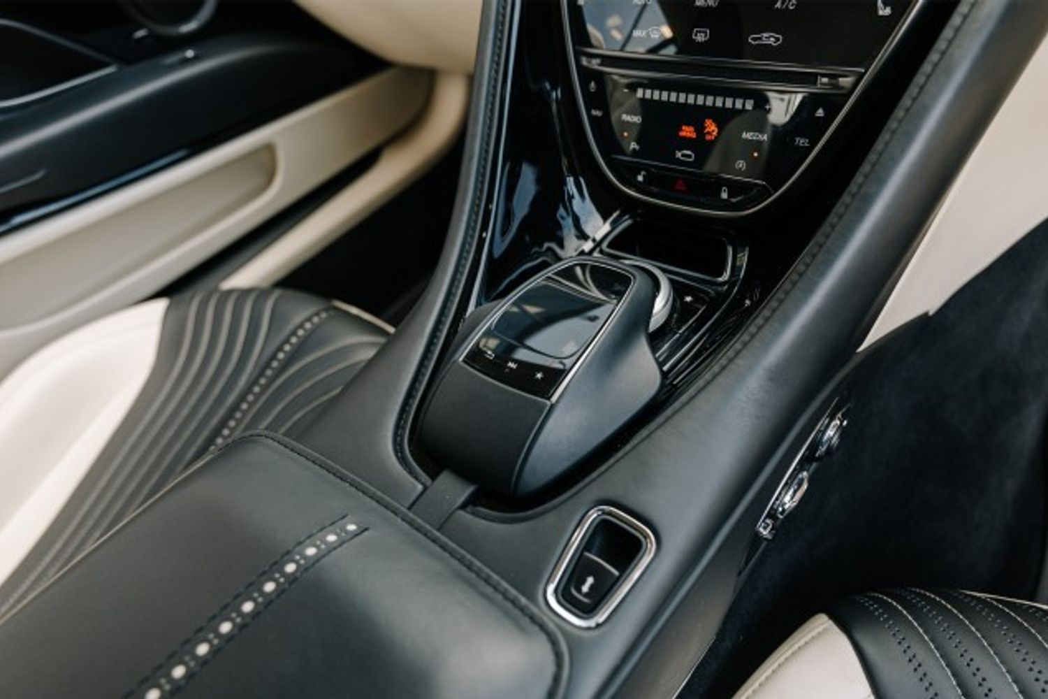 ASTON MARTIN DB11 COUPE 5.2 V12 2DR AUTOMATIC