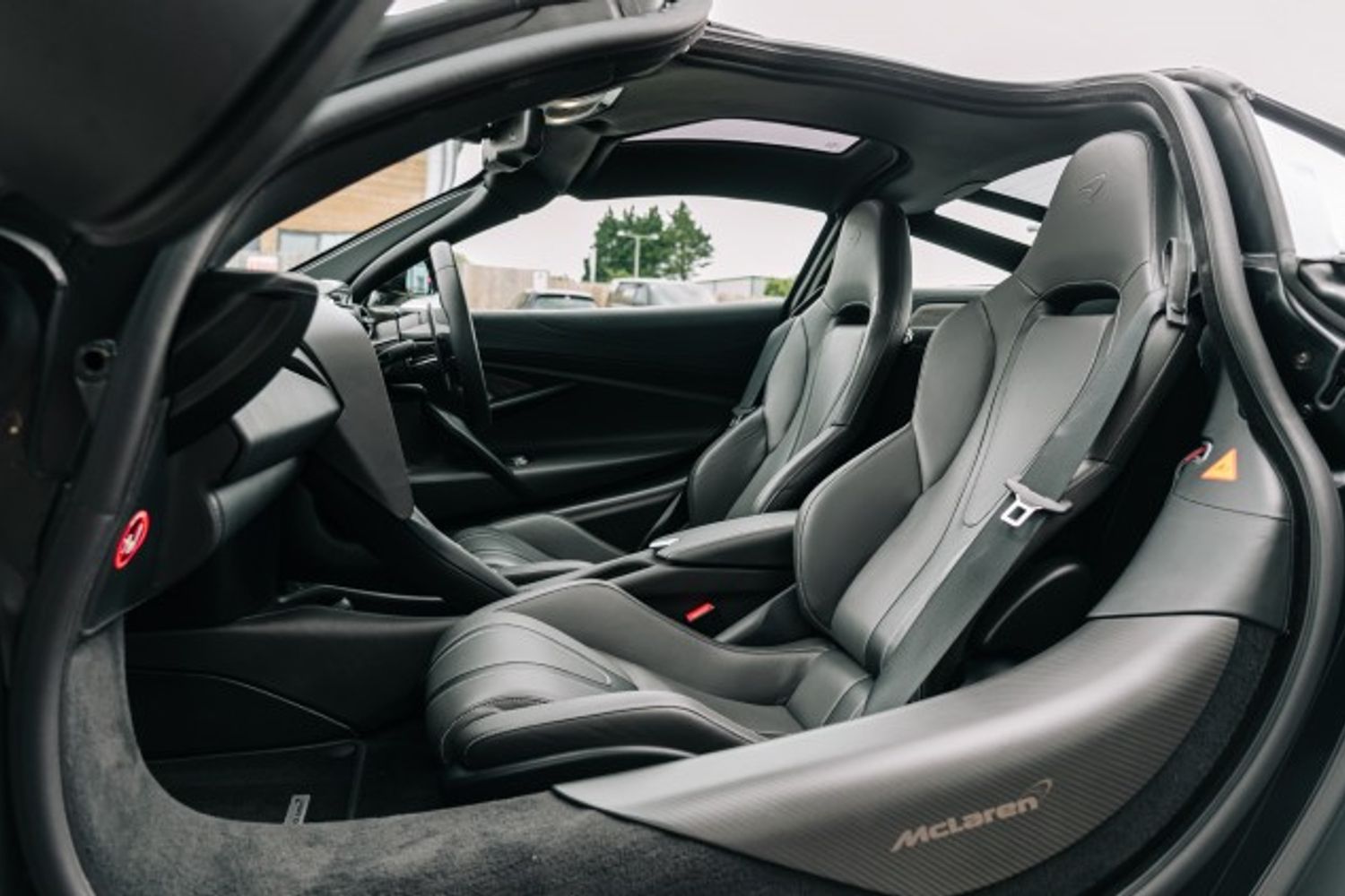 MCLAREN 720 COUPE 4.0 V8 SSG 2DR SEMI AUTOMATIC