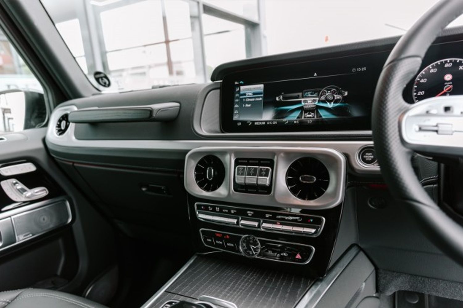 MERCEDES-BENZ G-CLASS G 400 D 4MATIC AMG LINE PREMIUM DIESEL ESTATE 2.9 G 400 D 4MATIC AMG LINE PREMIUM 5DR AUTOMATIC