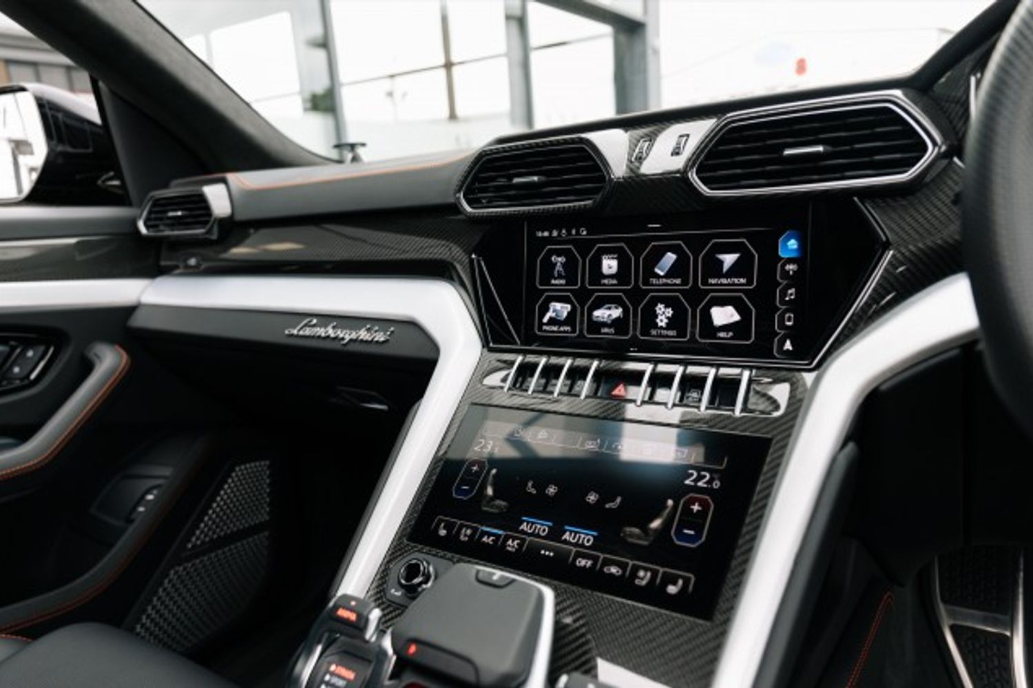 LAMBORGHINI URUS ESTATE 4.0 V8 5DR AUTOMATIC
