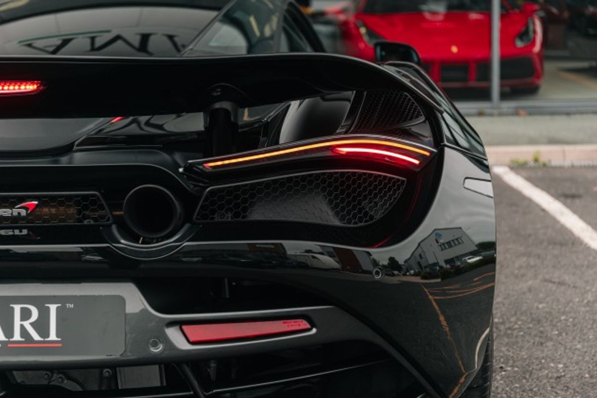 MCLAREN 720 COUPE 4.0 V8 SSG 2DR SEMI AUTOMATIC