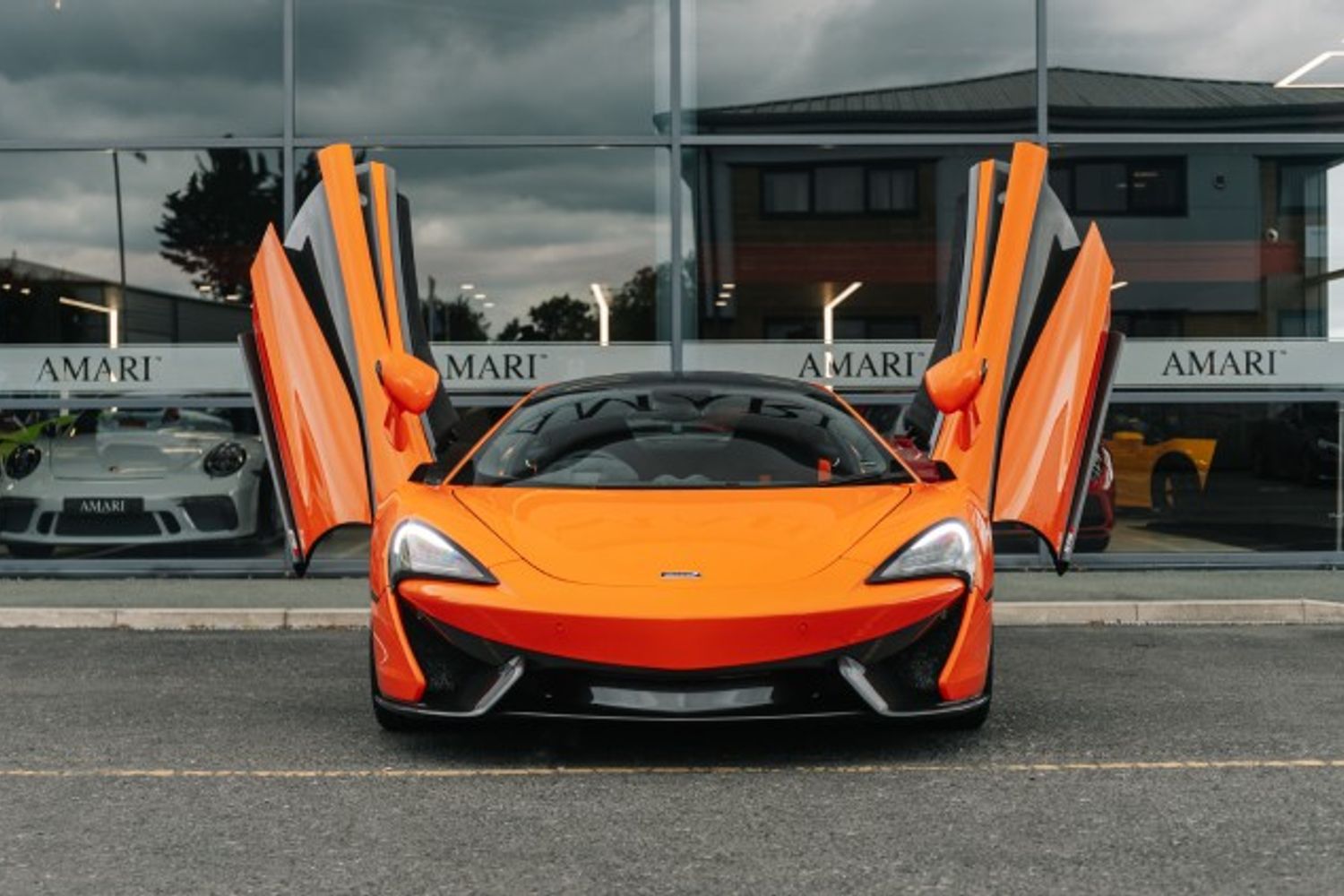 MCLAREN 570 COUPE 3.8 V8 SSG 2DR SEMI AUTOMATIC