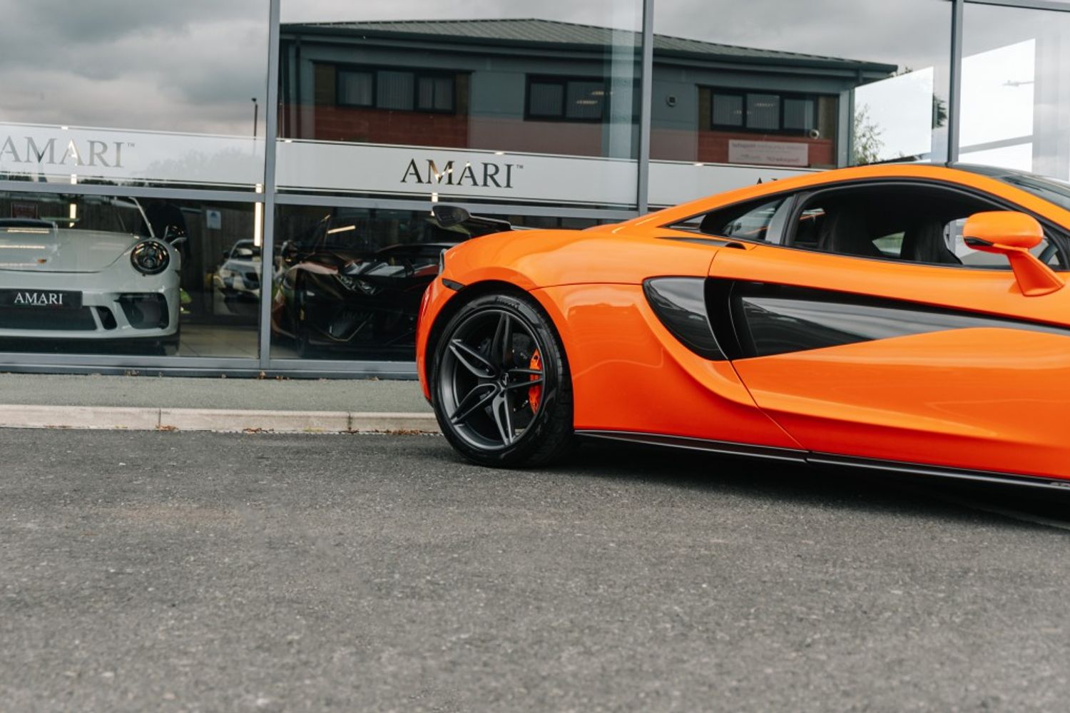 MCLAREN 570 COUPE 3.8 V8 SSG 2DR SEMI AUTOMATIC