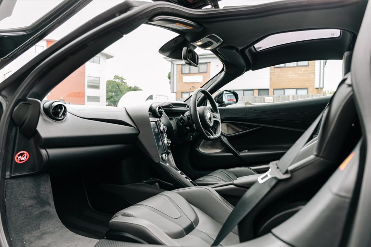 MCLAREN 720 COUPE 4.0 V8 SSG 2DR SEMI AUTOMATIC