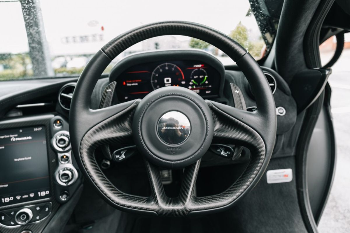 MCLAREN 720 COUPE 4.0 V8 SSG 2DR SEMI AUTOMATIC