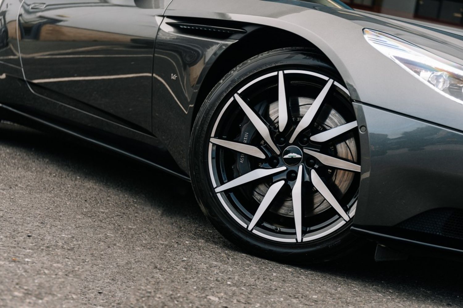 ASTON MARTIN DB11 COUPE 5.2 V12 2DR AUTOMATIC