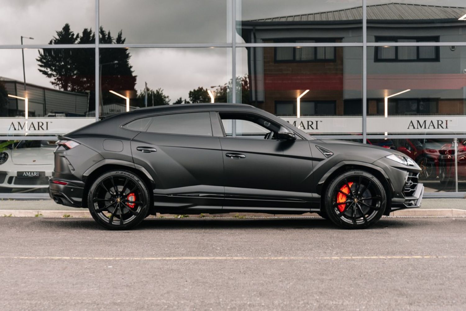 LAMBORGHINI URUS ESTATE 4.0 V8 5DR AUTOMATIC