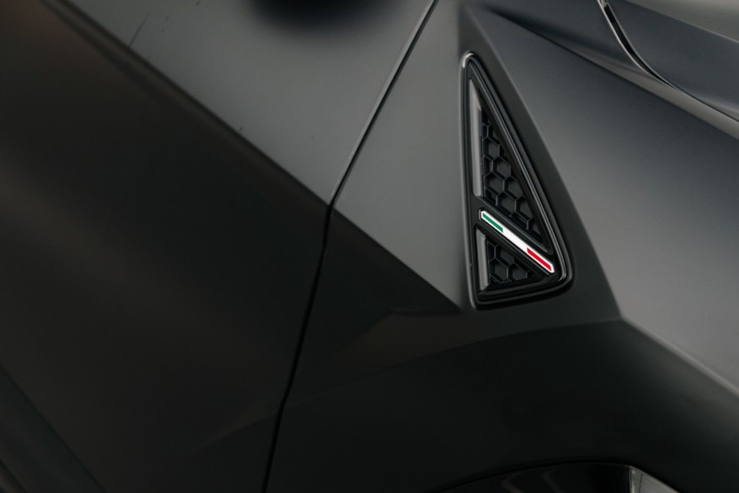 LAMBORGHINI URUS ESTATE 4.0 V8 5DR AUTOMATIC