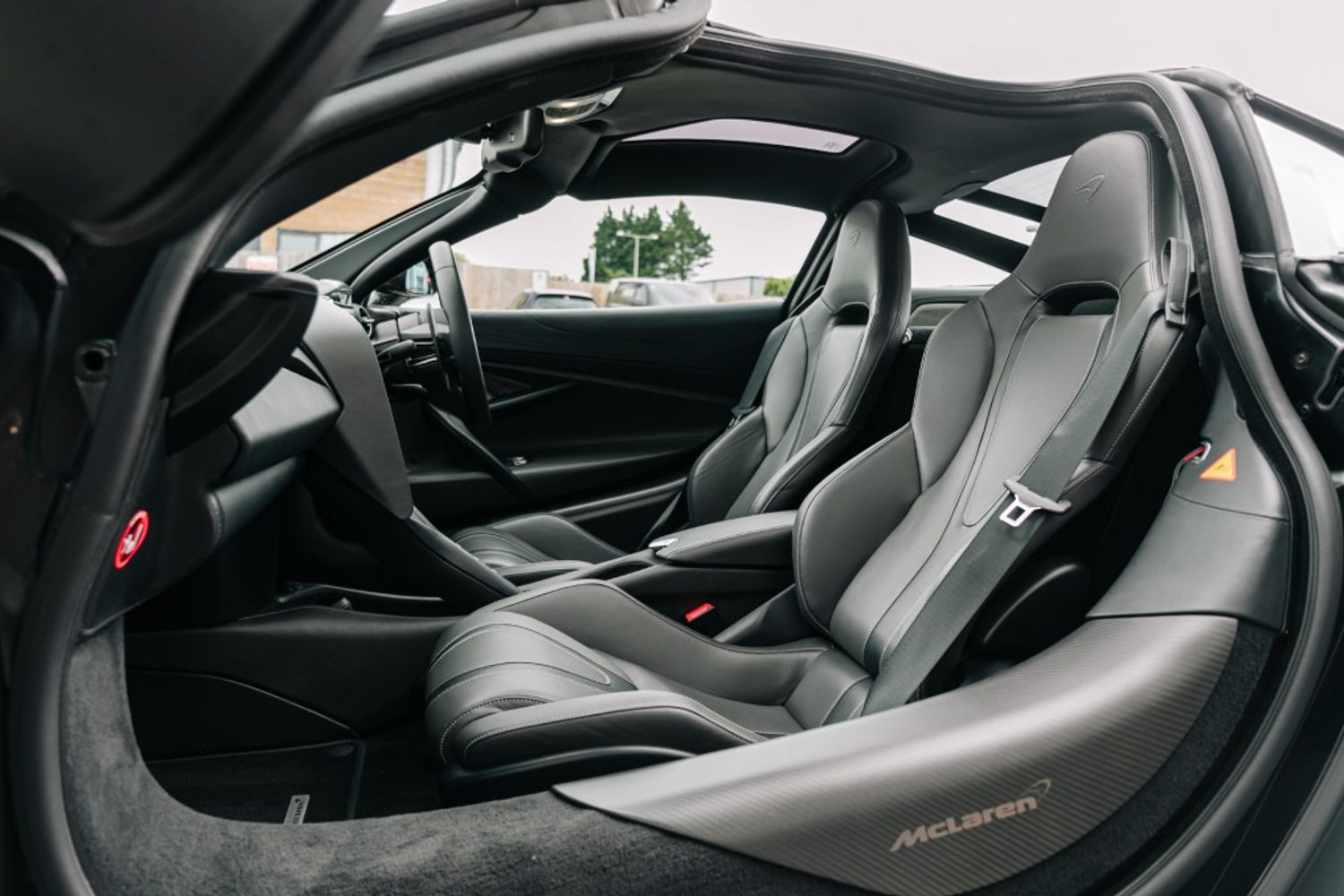 MCLAREN 720 COUPE 4.0 V8 SSG 2DR SEMI AUTOMATIC