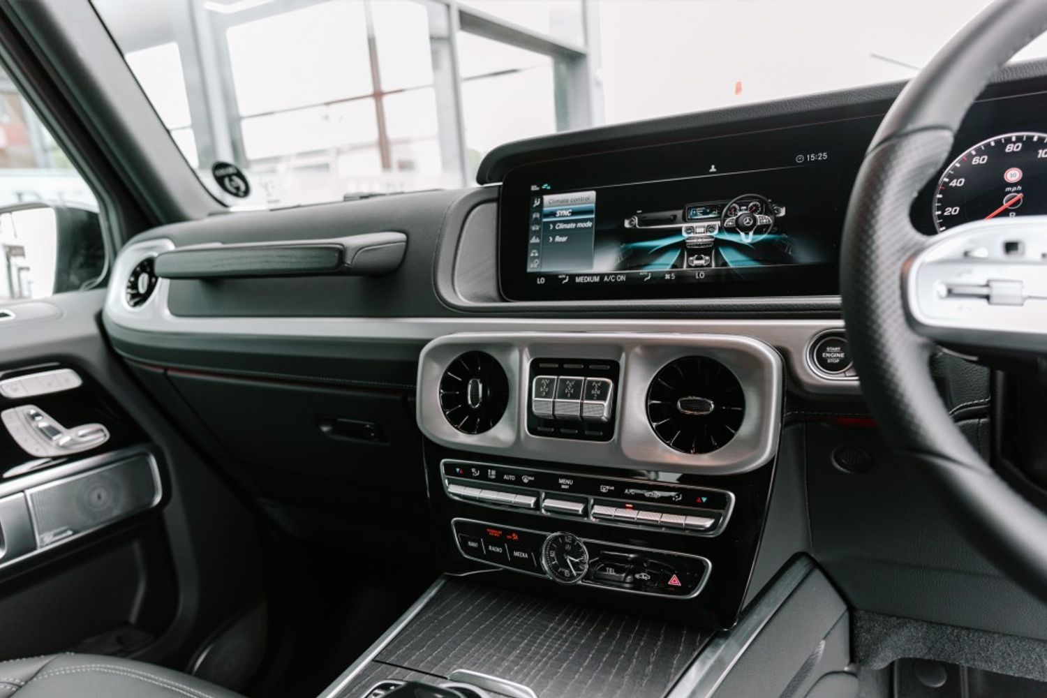 MERCEDES-BENZ G-CLASS G 400 D 4MATIC AMG LINE PREMIUM DIESEL ESTATE 2.9 G 400 D 4MATIC AMG LINE PREMIUM 5DR AUTOMATIC