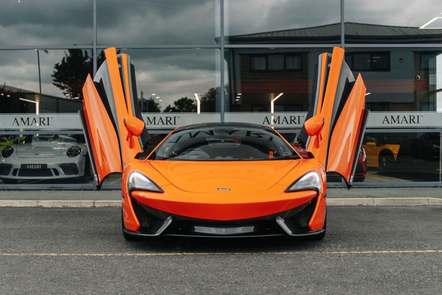 MCLAREN 570 COUPE 3.8 V8 SSG 2DR SEMI AUTOMATIC