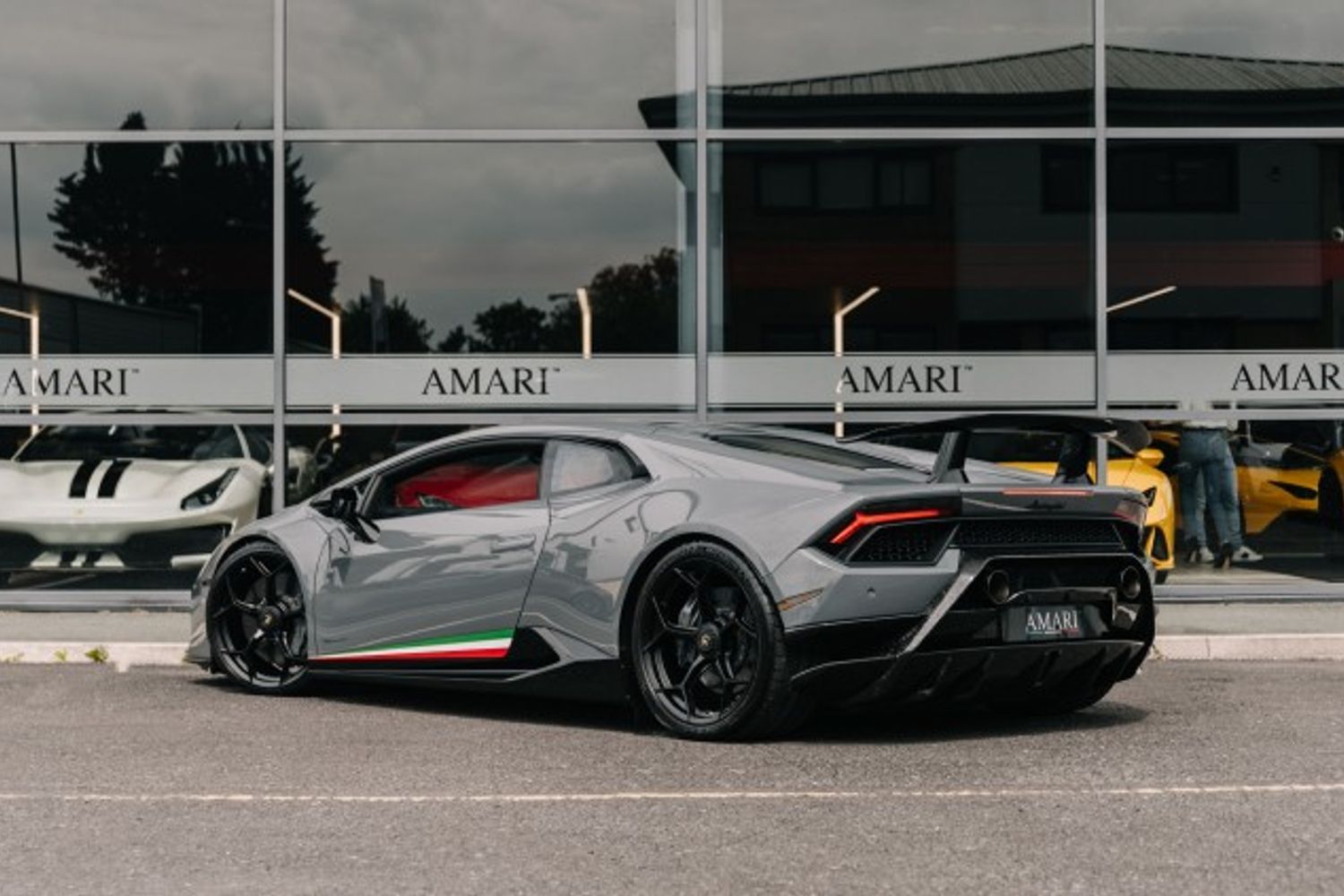 LAMBORGHINI HURACAN COUPE 5.2 LP 640-4 PERFORMANTE 2DR SEMI AUTOMATIC