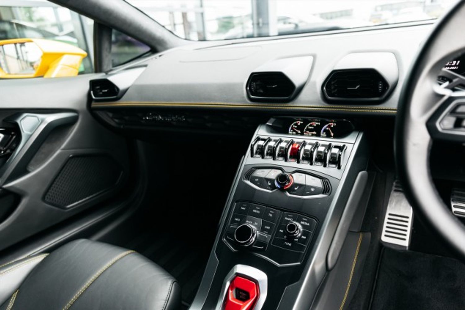 LAMBORGHINI HURACAN COUPE 5.2 LP 610-4 2DR SEMI AUTOMATIC