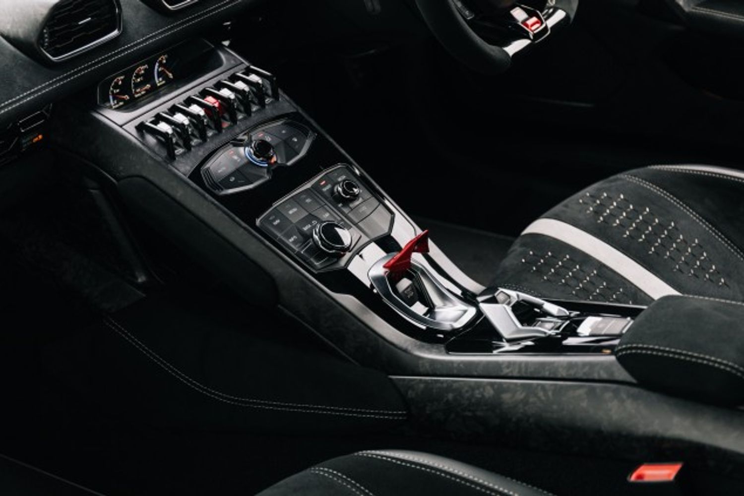 LAMBORGHINI HURACAN COUPE 5.2 LP 640-4 PERFORMANTE 2DR SEMI AUTOMATIC