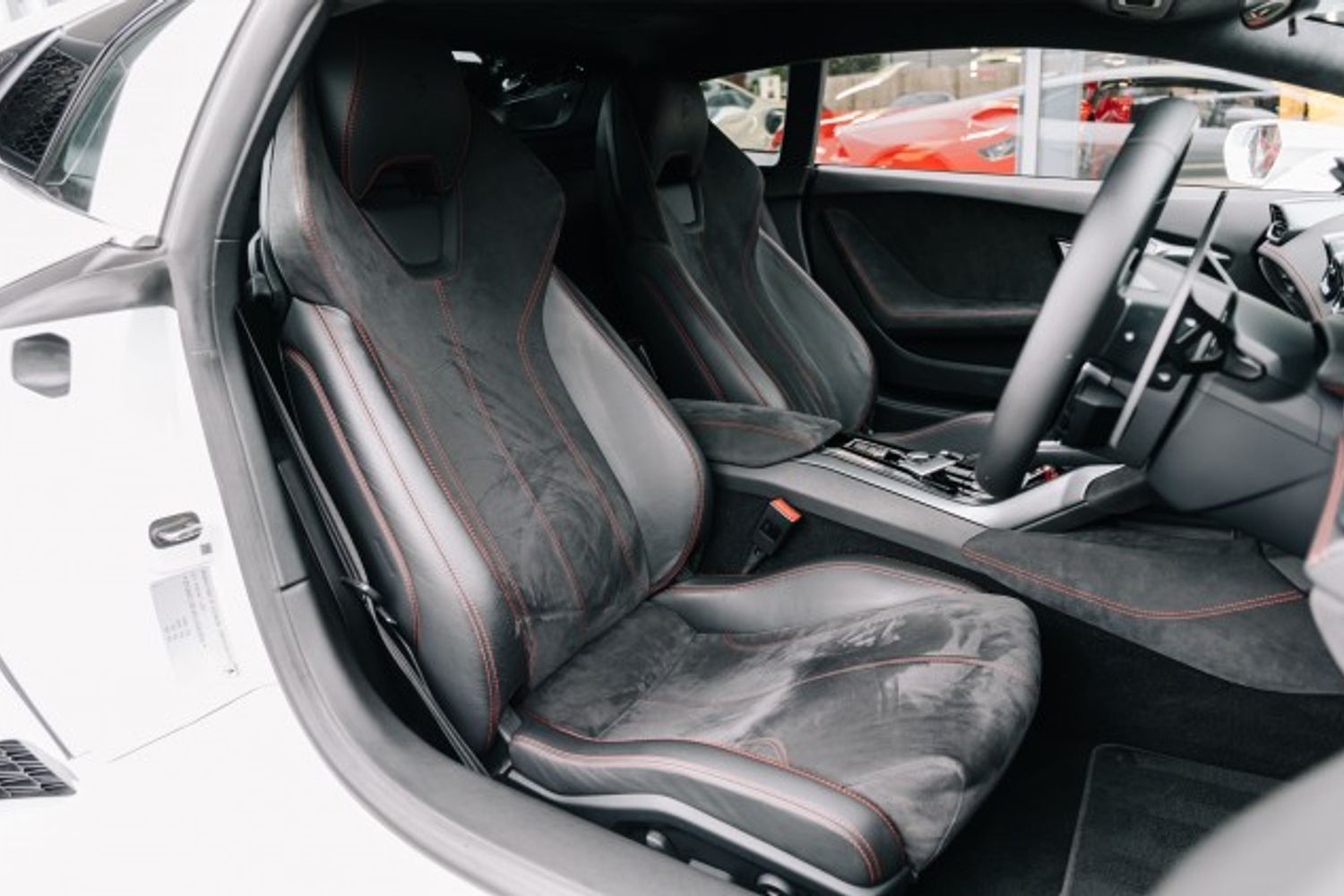 LAMBORGHINI HURACAN COUPE 5.2 LP 610-4 2DR SEMI AUTOMATIC