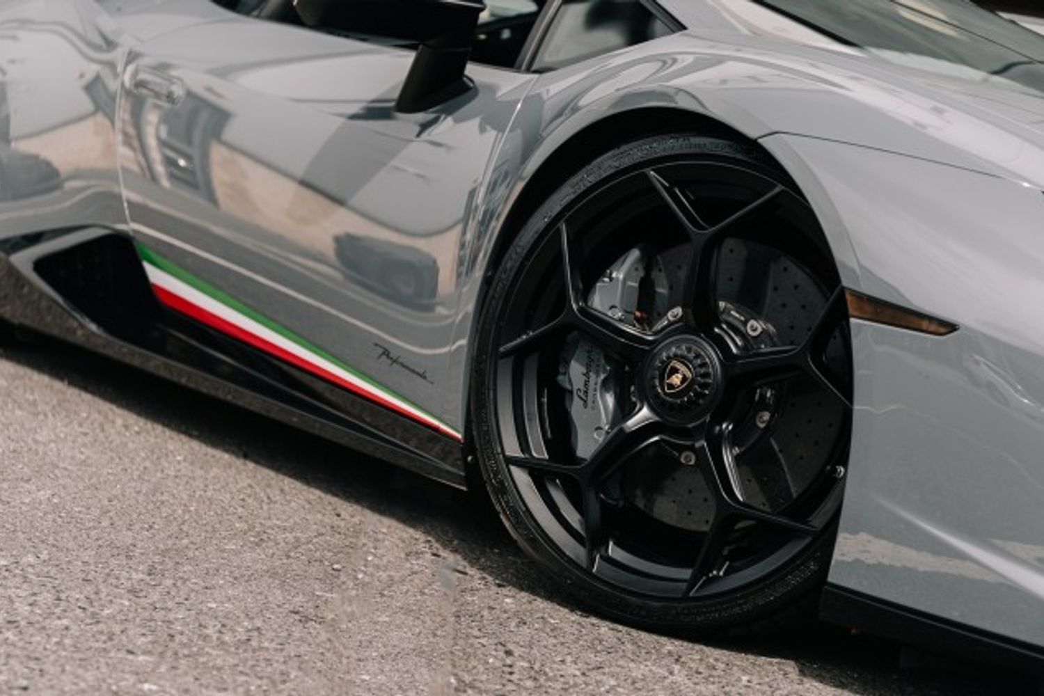 LAMBORGHINI HURACAN COUPE 5.2 LP 640-4 PERFORMANTE 2DR SEMI AUTOMATIC