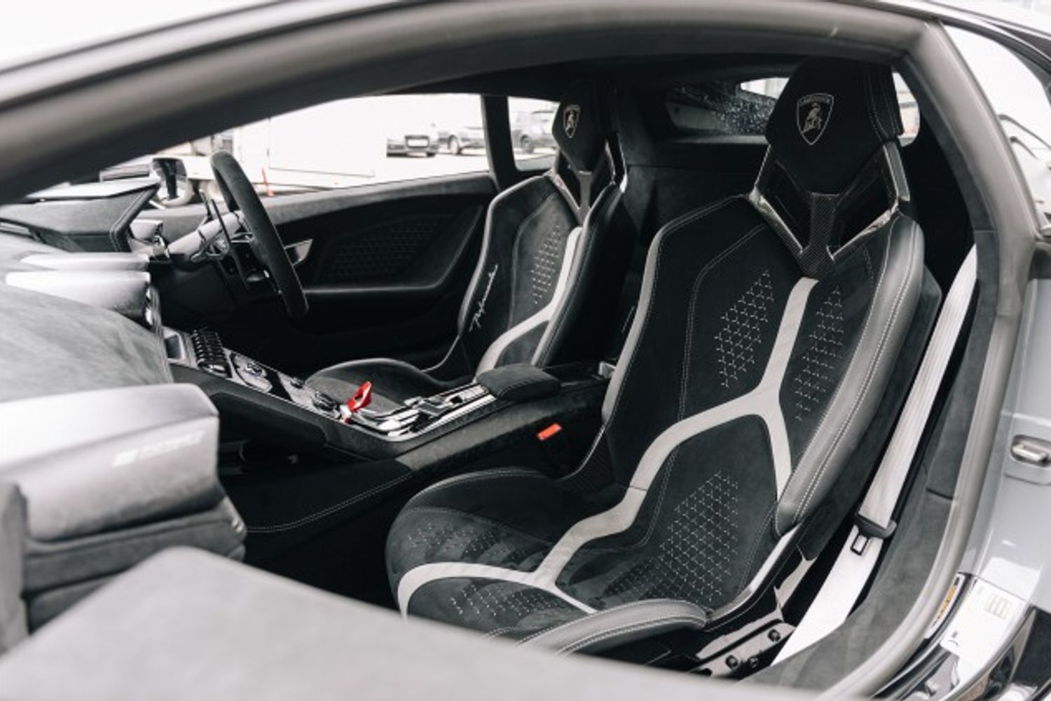 LAMBORGHINI HURACAN COUPE 5.2 LP 640-4 PERFORMANTE 2DR SEMI AUTOMATIC