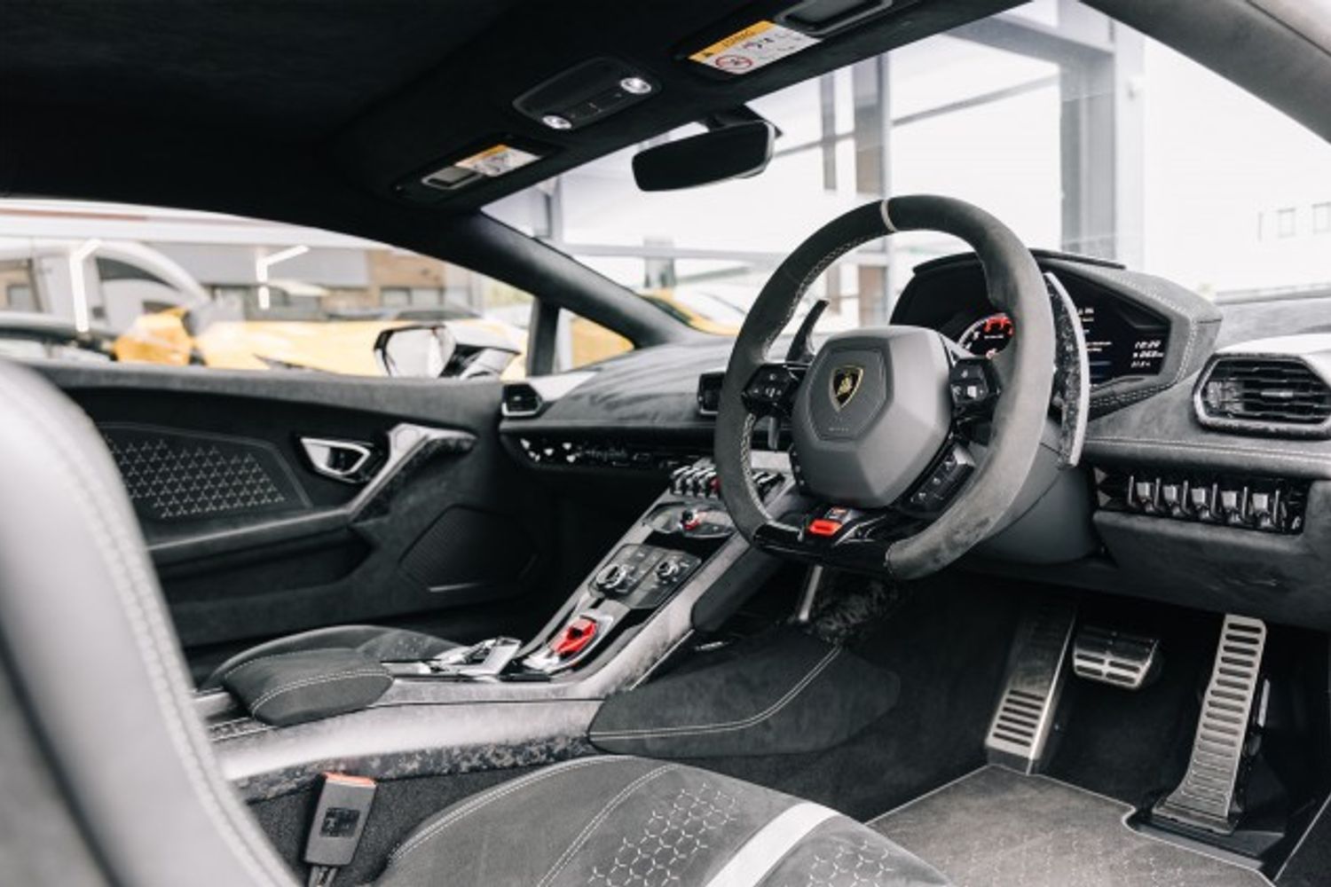 LAMBORGHINI HURACAN COUPE 5.2 LP 640-4 PERFORMANTE 2DR SEMI AUTOMATIC