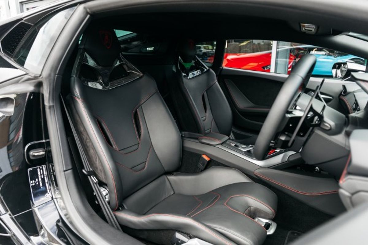 LAMBORGHINI HURACAN COUPE 5.2 LP 610-2 EVO 2DR SEMI AUTOMATIC