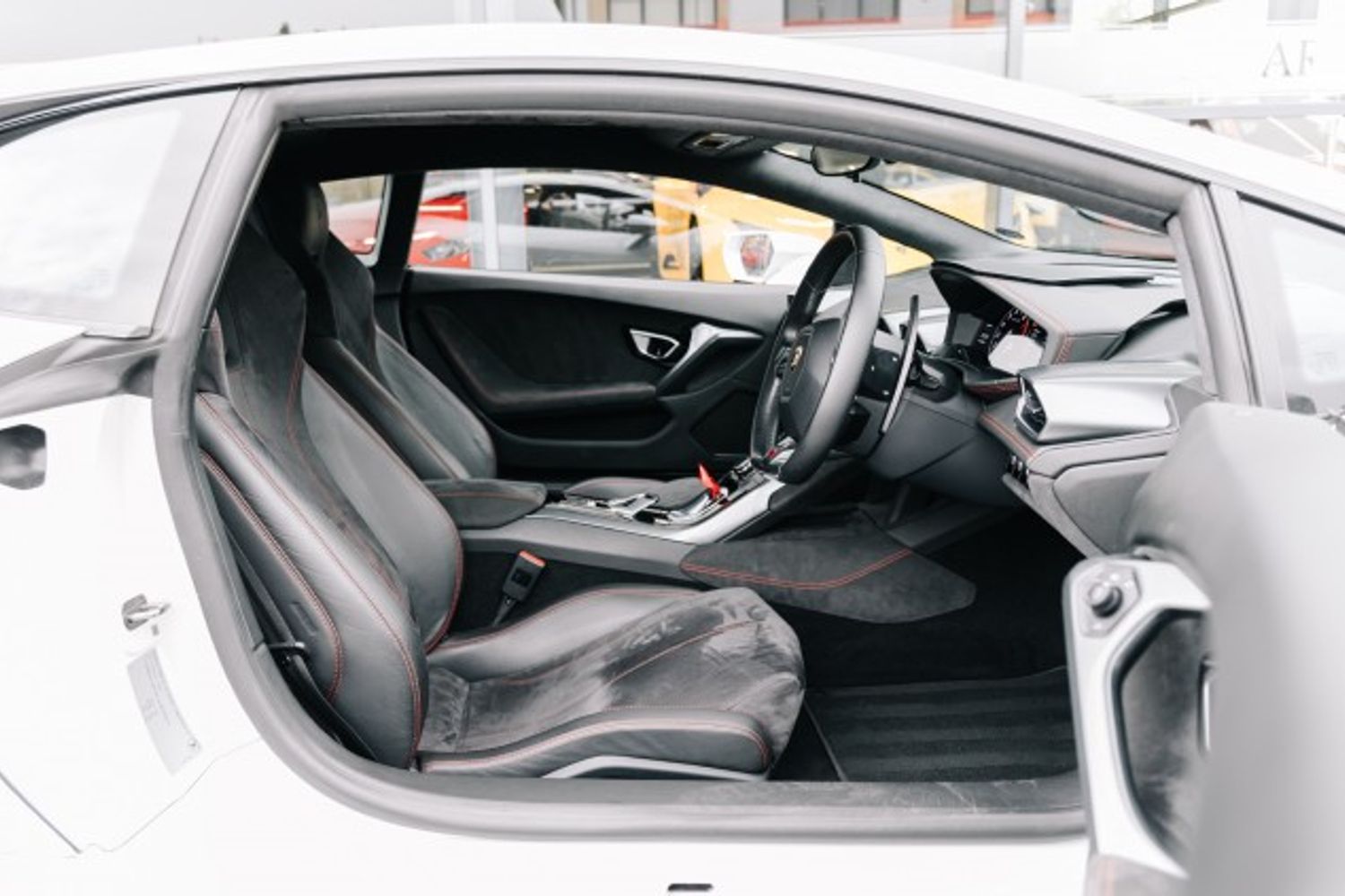 LAMBORGHINI HURACAN COUPE 5.2 LP 610-4 2DR SEMI AUTOMATIC