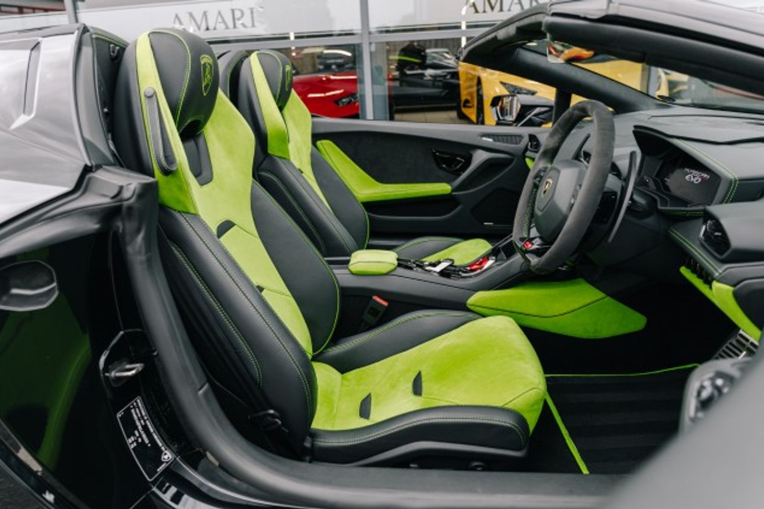 LAMBORGHINI HURACAN CONVERTIBLE 5.2 LP 640-4 EVO SPYDER 2DR SEMI AUTOMATIC