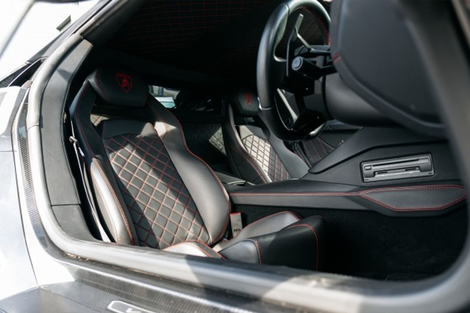 LAMBORGHINI AVENTADOR COUPE 6.5 LP 740-4 S 2DR SEMI AUTOMATIC