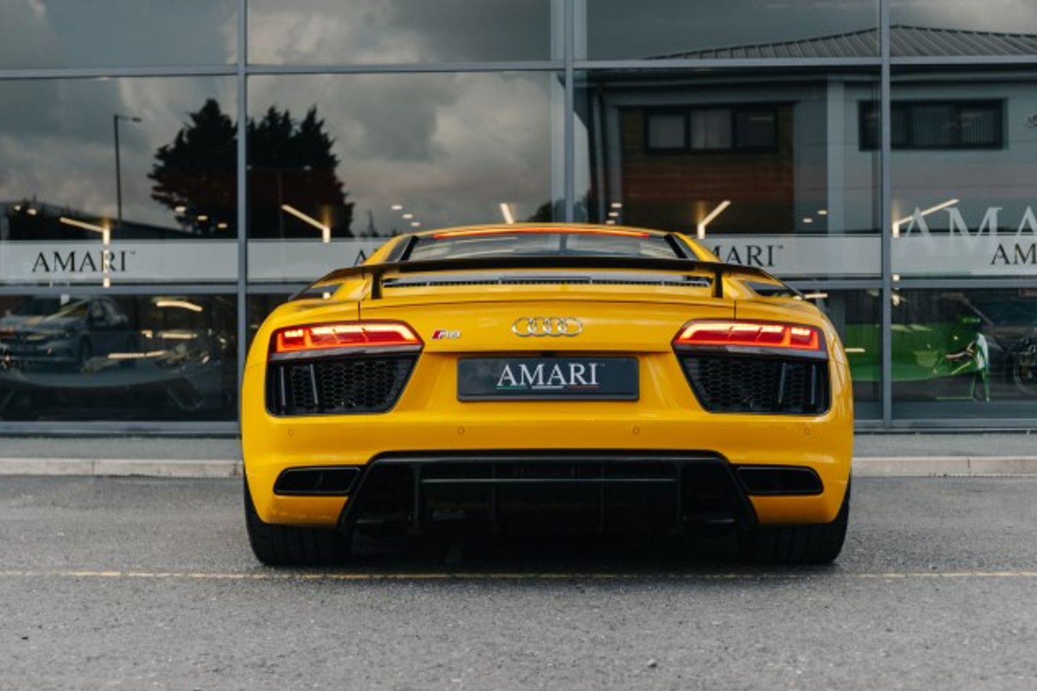 AUDI R8 COUPE 5.2 V10 PLUS QUATTRO 2DR SEMI AUTOMATIC