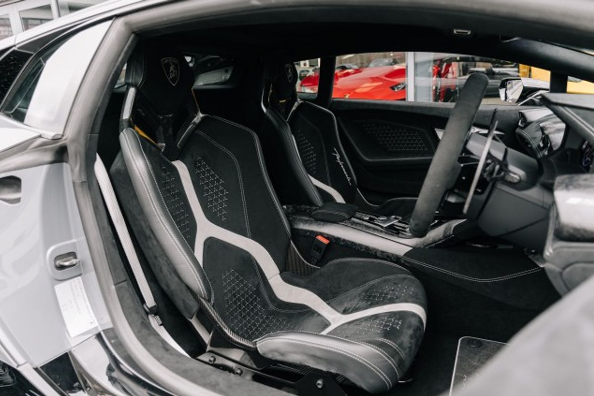 LAMBORGHINI HURACAN COUPE 5.2 LP 640-4 PERFORMANTE 2DR SEMI AUTOMATIC