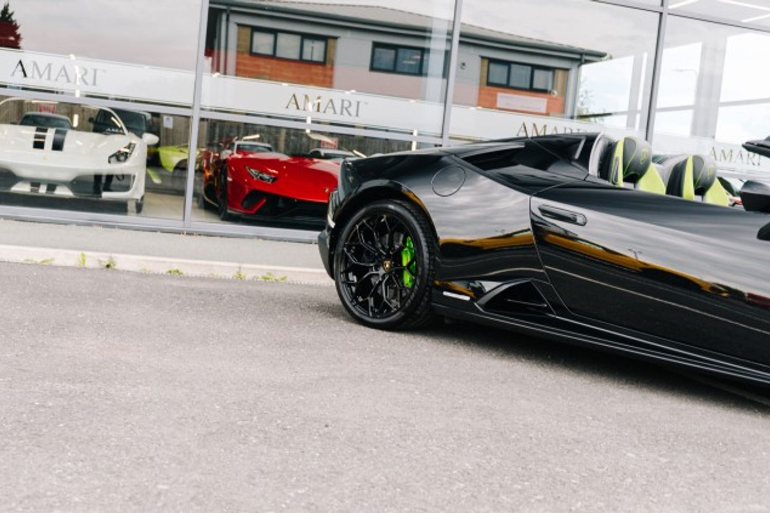 LAMBORGHINI HURACAN CONVERTIBLE 5.2 LP 640-4 EVO SPYDER 2DR SEMI AUTOMATIC