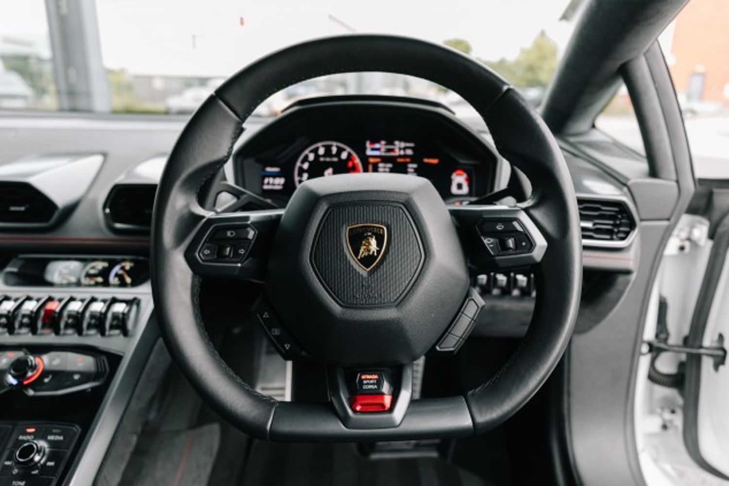LAMBORGHINI HURACAN COUPE 5.2 LP 610-4 2DR SEMI AUTOMATIC