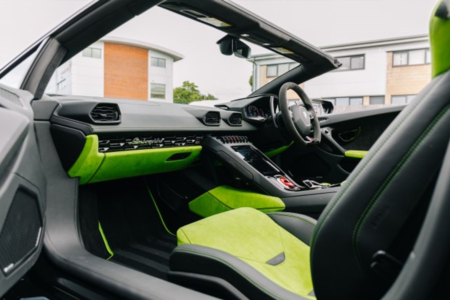 LAMBORGHINI HURACAN CONVERTIBLE 5.2 LP 640-4 EVO SPYDER 2DR SEMI AUTOMATIC