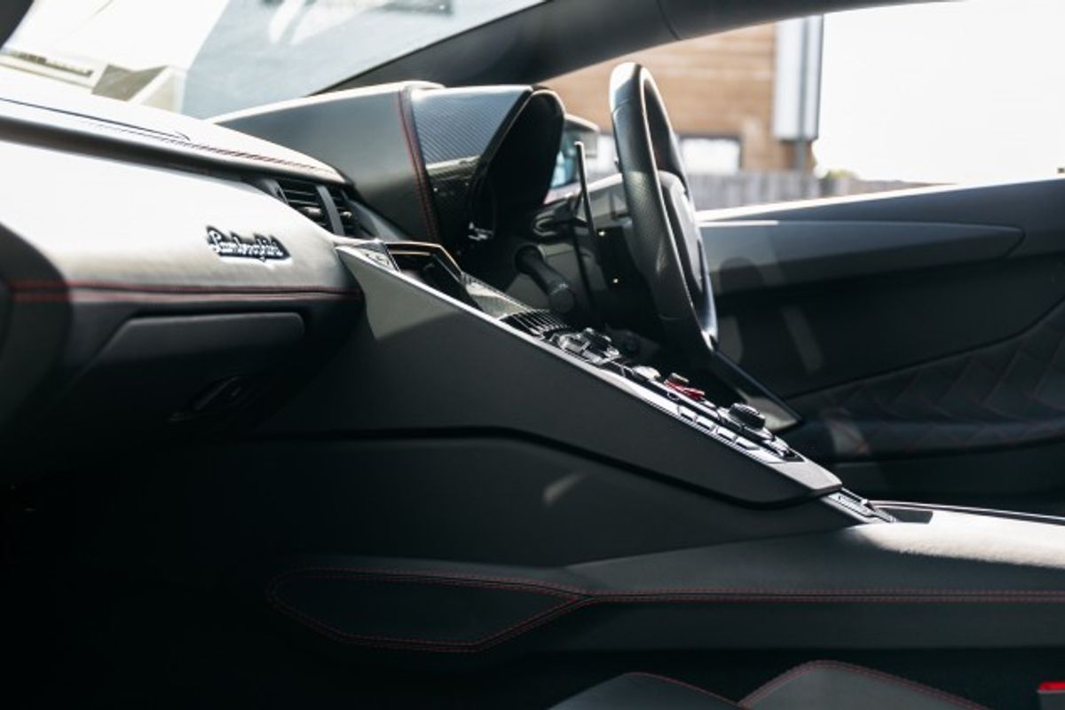 LAMBORGHINI AVENTADOR COUPE 6.5 LP 740-4 S 2DR SEMI AUTOMATIC
