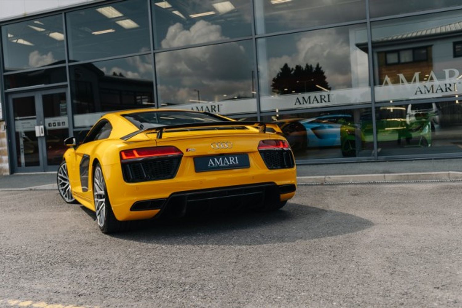 AUDI R8 COUPE 5.2 V10 PLUS QUATTRO 2DR SEMI AUTOMATIC