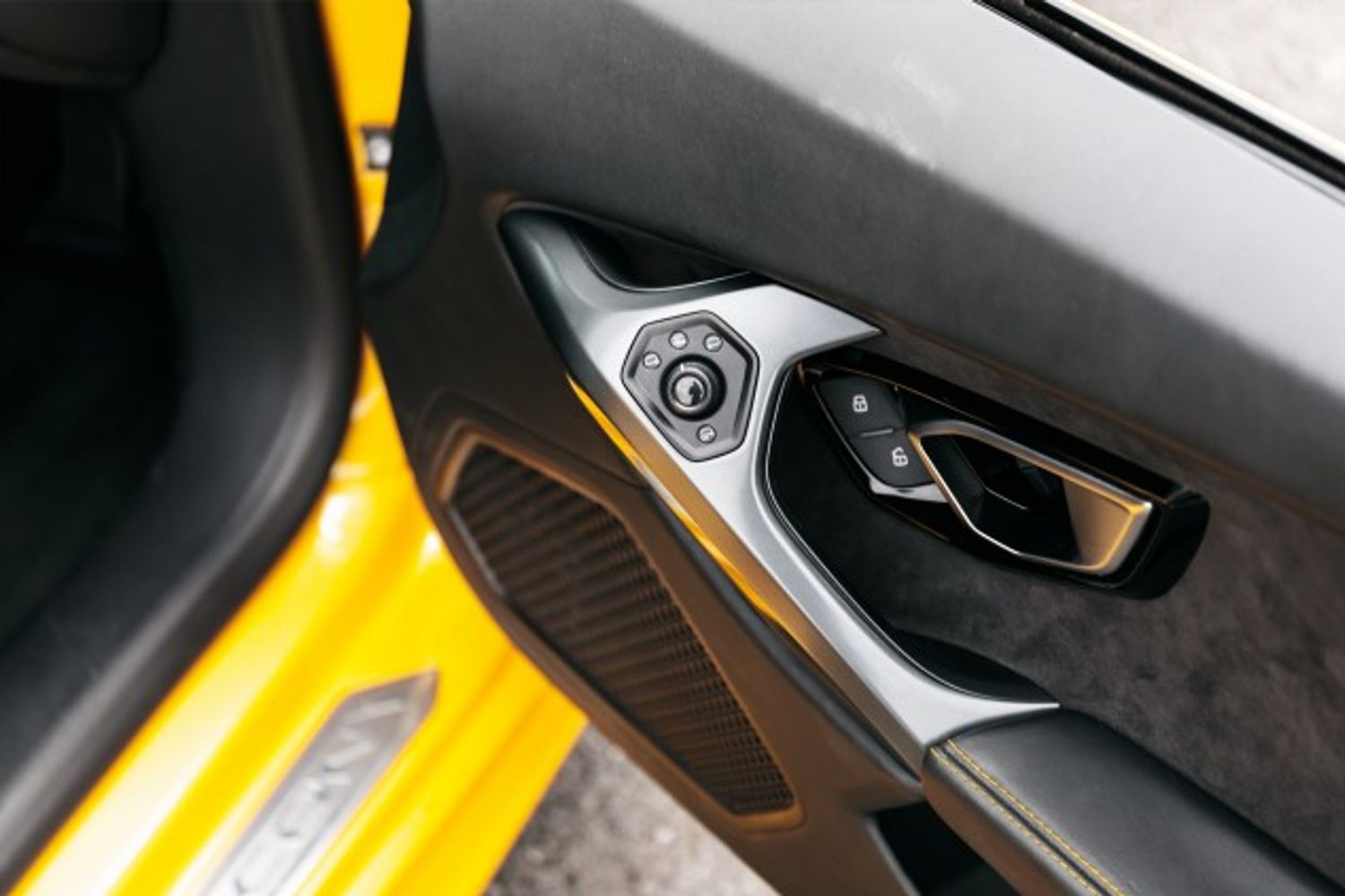 LAMBORGHINI HURACAN COUPE 5.2 LP 610-4 2DR SEMI AUTOMATIC