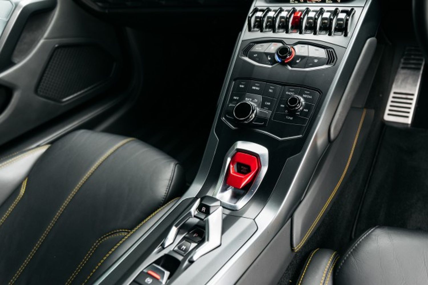 LAMBORGHINI HURACAN COUPE 5.2 LP 610-4 2DR SEMI AUTOMATIC