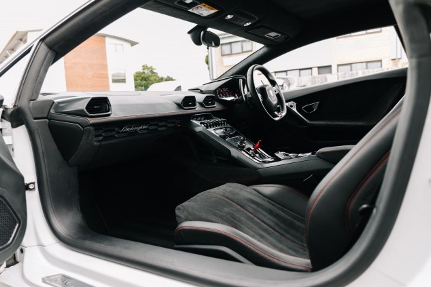 LAMBORGHINI HURACAN COUPE 5.2 LP 610-4 2DR SEMI AUTOMATIC