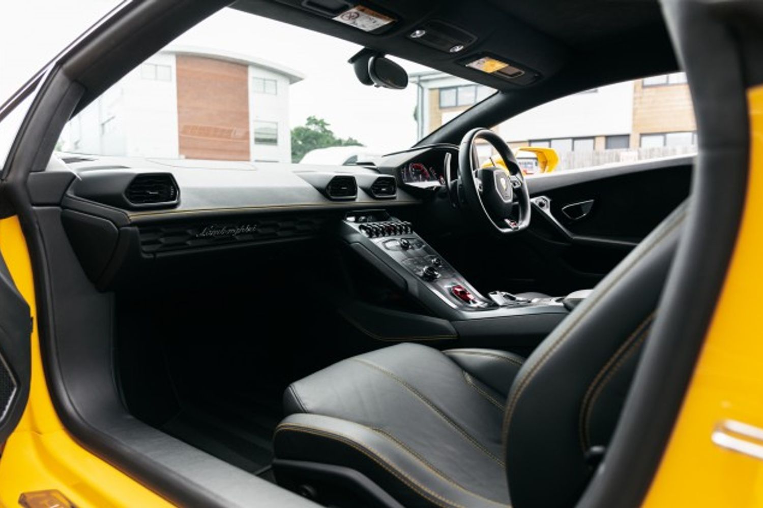 LAMBORGHINI HURACAN COUPE 5.2 LP 610-4 2DR SEMI AUTOMATIC