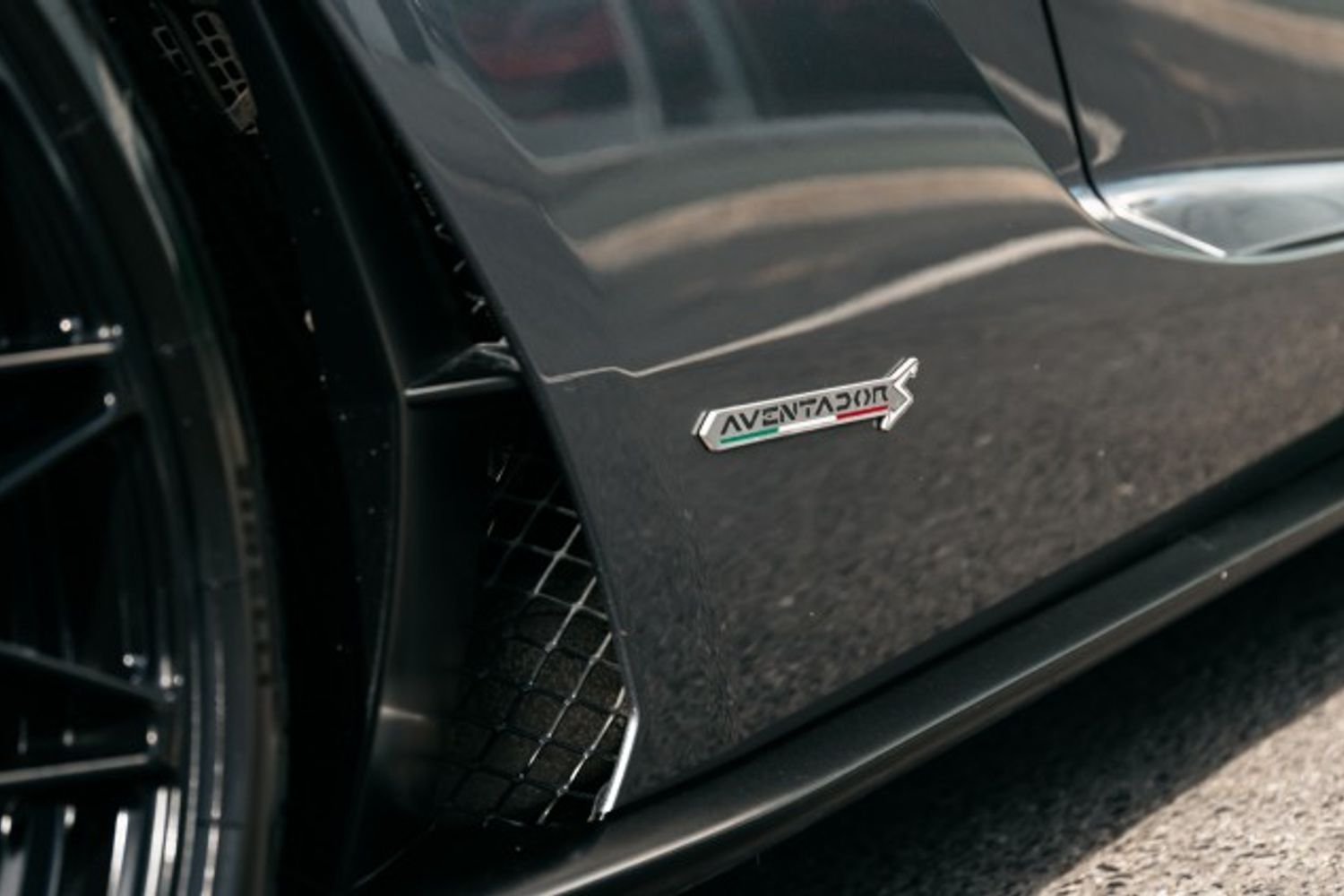 LAMBORGHINI AVENTADOR COUPE 6.5 LP 740-4 S 2DR SEMI AUTOMATIC