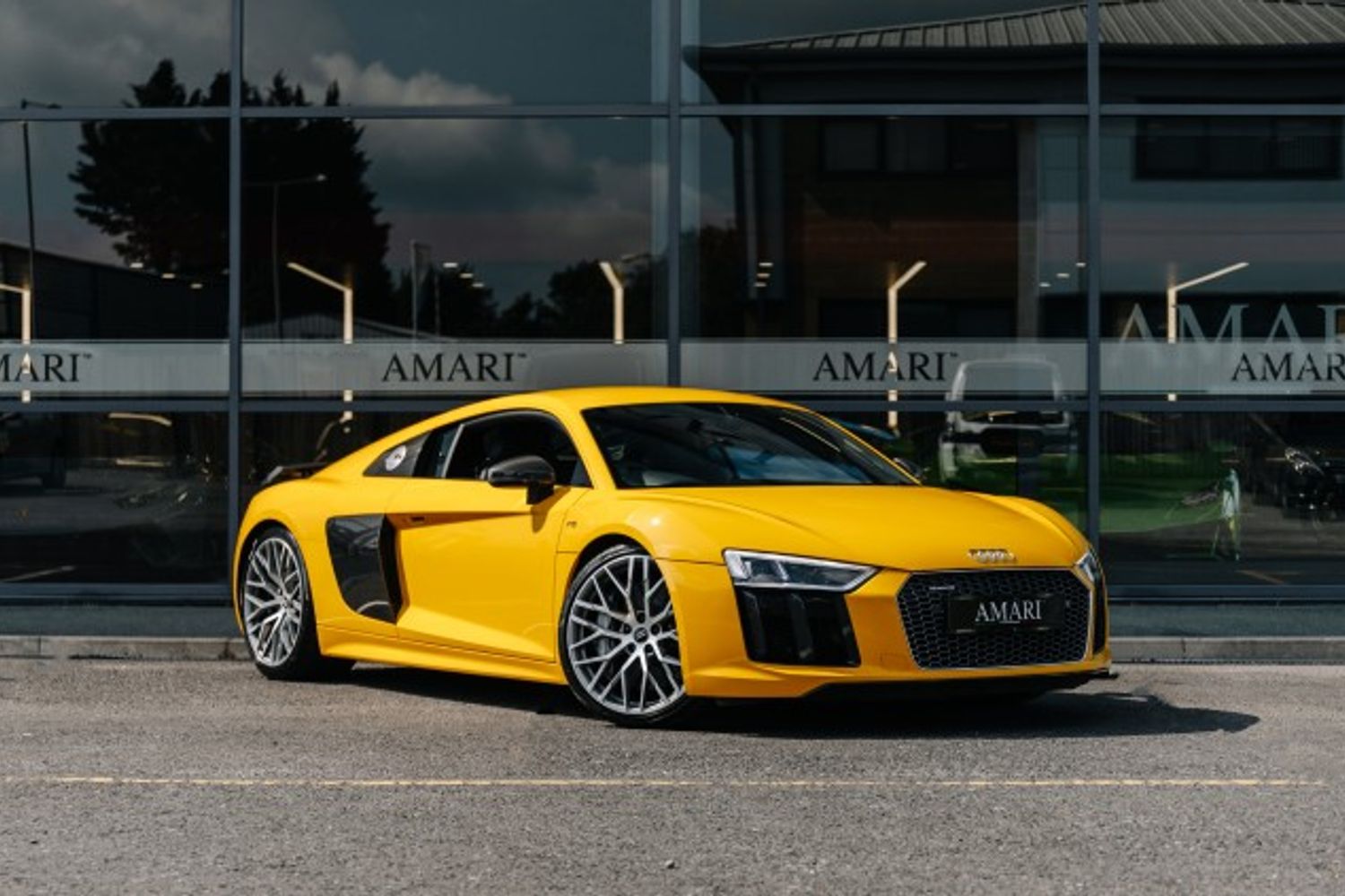 AUDI R8 COUPE 5.2 V10 PLUS QUATTRO 2DR SEMI AUTOMATIC