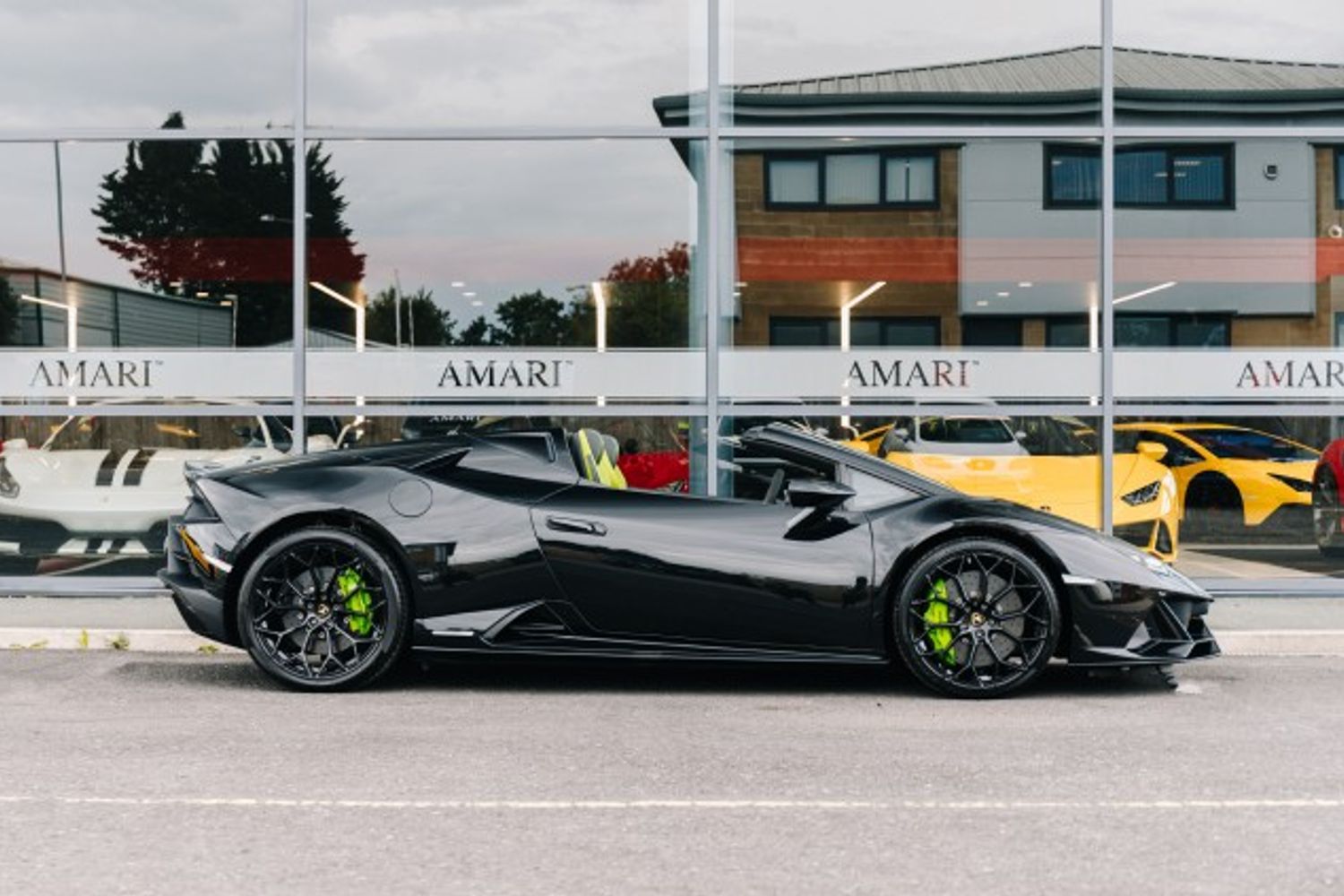 LAMBORGHINI HURACAN CONVERTIBLE 5.2 LP 640-4 EVO SPYDER 2DR SEMI AUTOMATIC